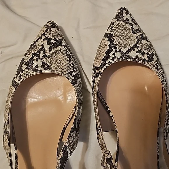 Kitten Heel Snakeskin Pump - Picture 8 of 11